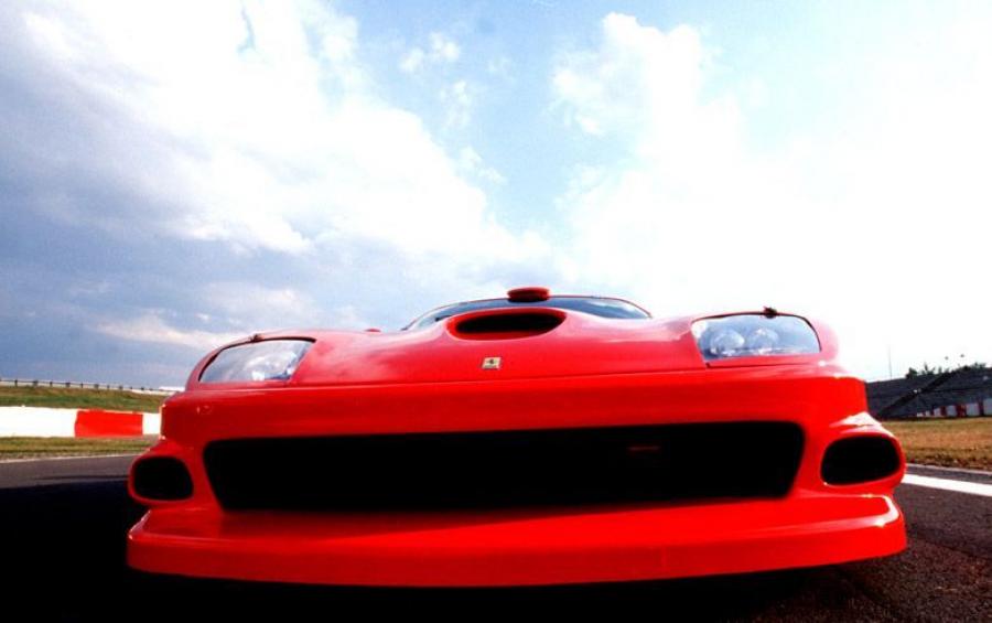  Ferrari 550 Maranello FIA GT 2001 года  (фото 5 из 7)